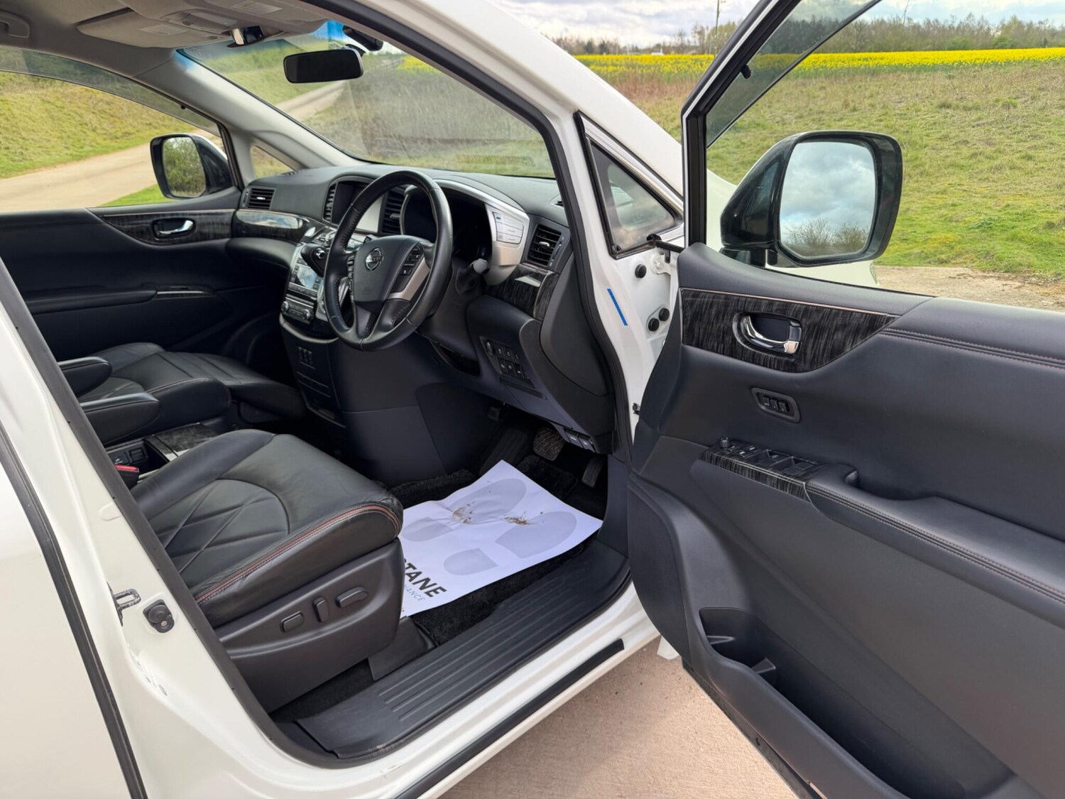 Used Nissan Elgrand for sale - 78007304: Photo 3