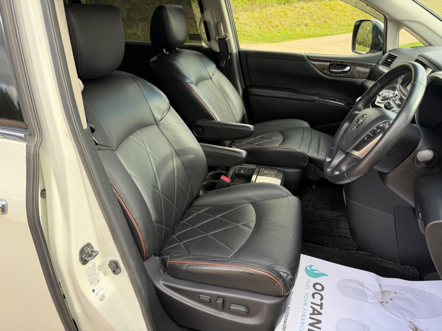 Used Nissan Elgrand for sale - 78007304: Photo 31