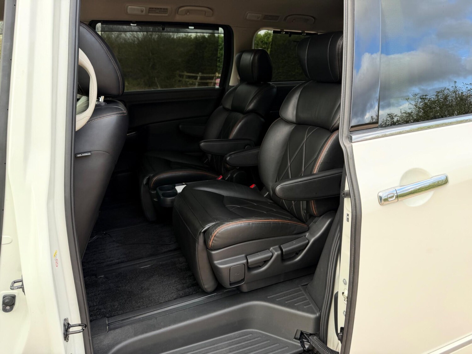 Used Nissan Elgrand for sale - 78007304: Photo 42