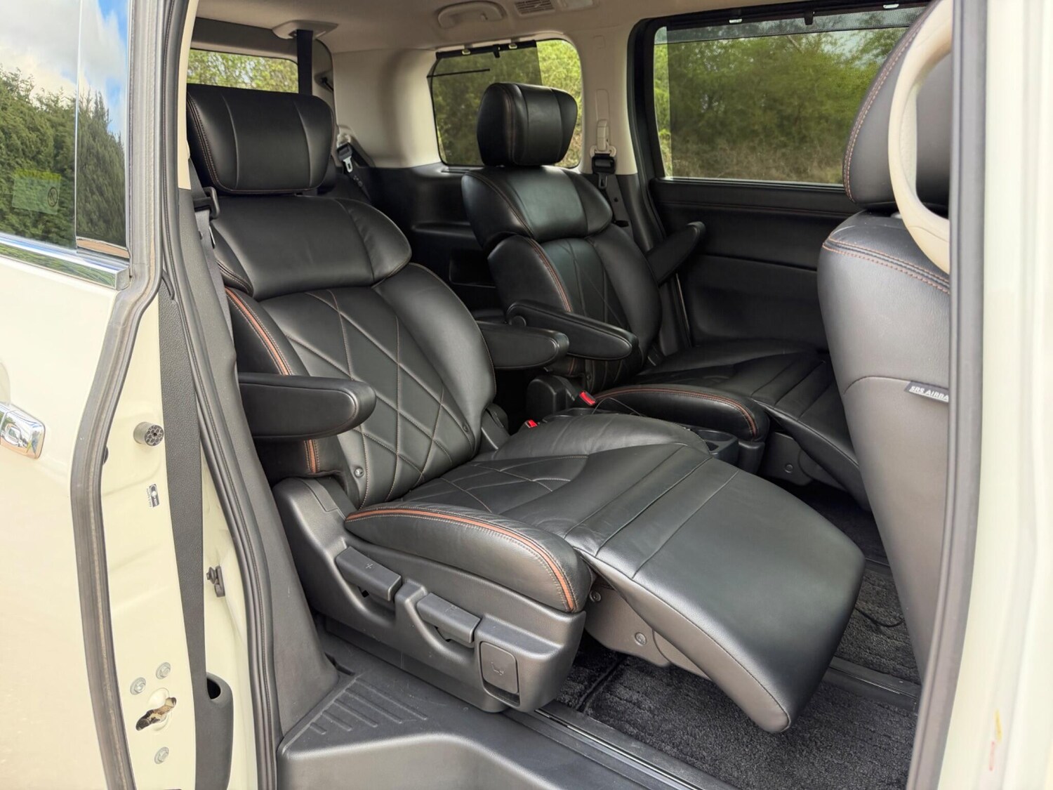 Used Nissan Elgrand for sale - 78007304: Photo 6