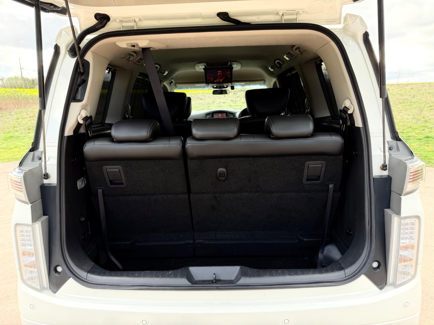 Used Nissan Elgrand for sale - 78007304: Photo 67