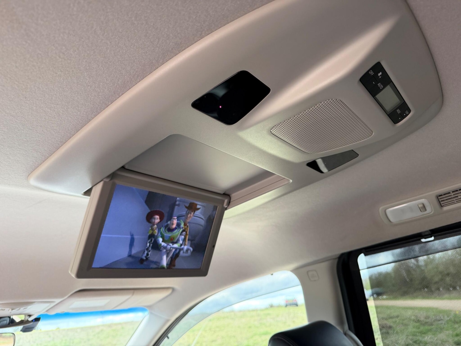 Used Nissan Elgrand for sale - 78007304: Photo 8