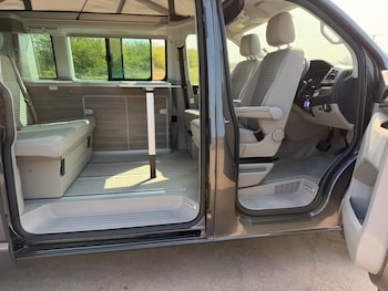 Used Volkswagen California 2017 for sale - 77940755: Photo