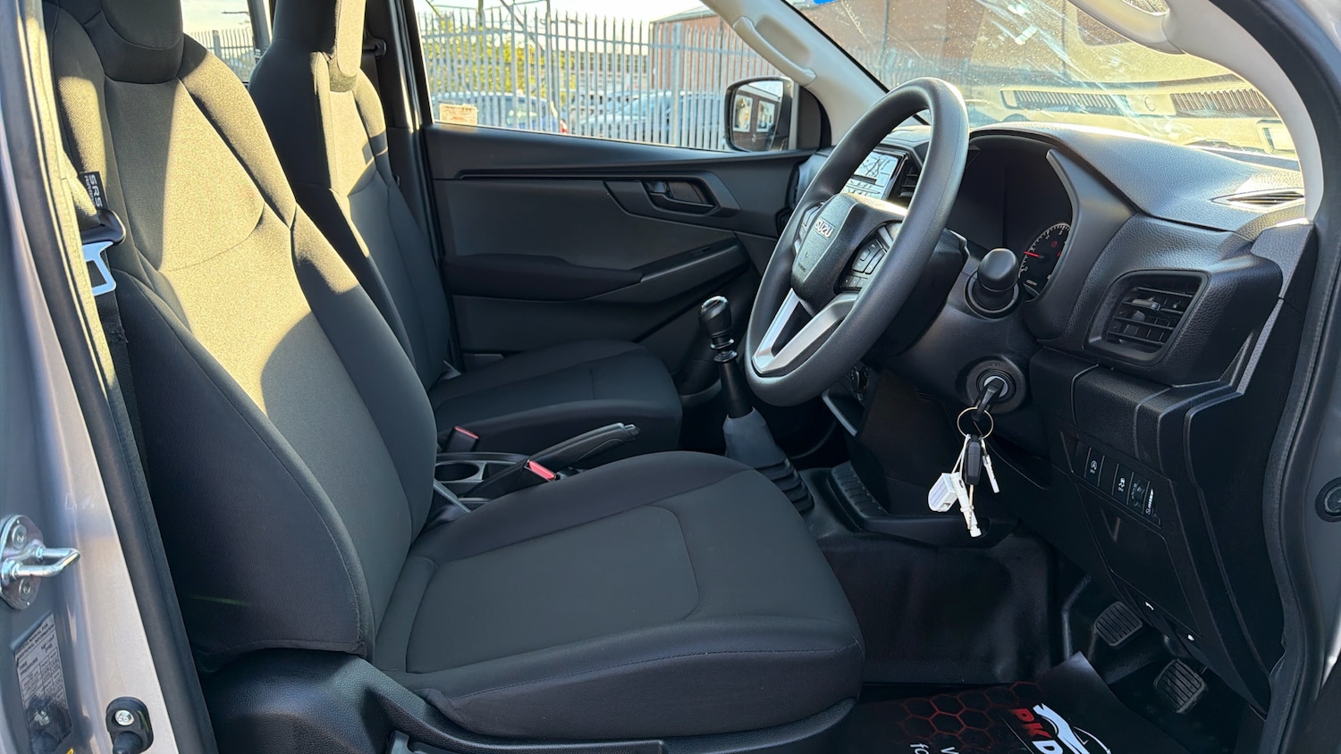 Used Isuzu D-Max 2023 for sale - 76580661: Photo 6