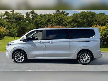 Used Ford Tourneo Custom 2024 for sale - 75790622: Photo