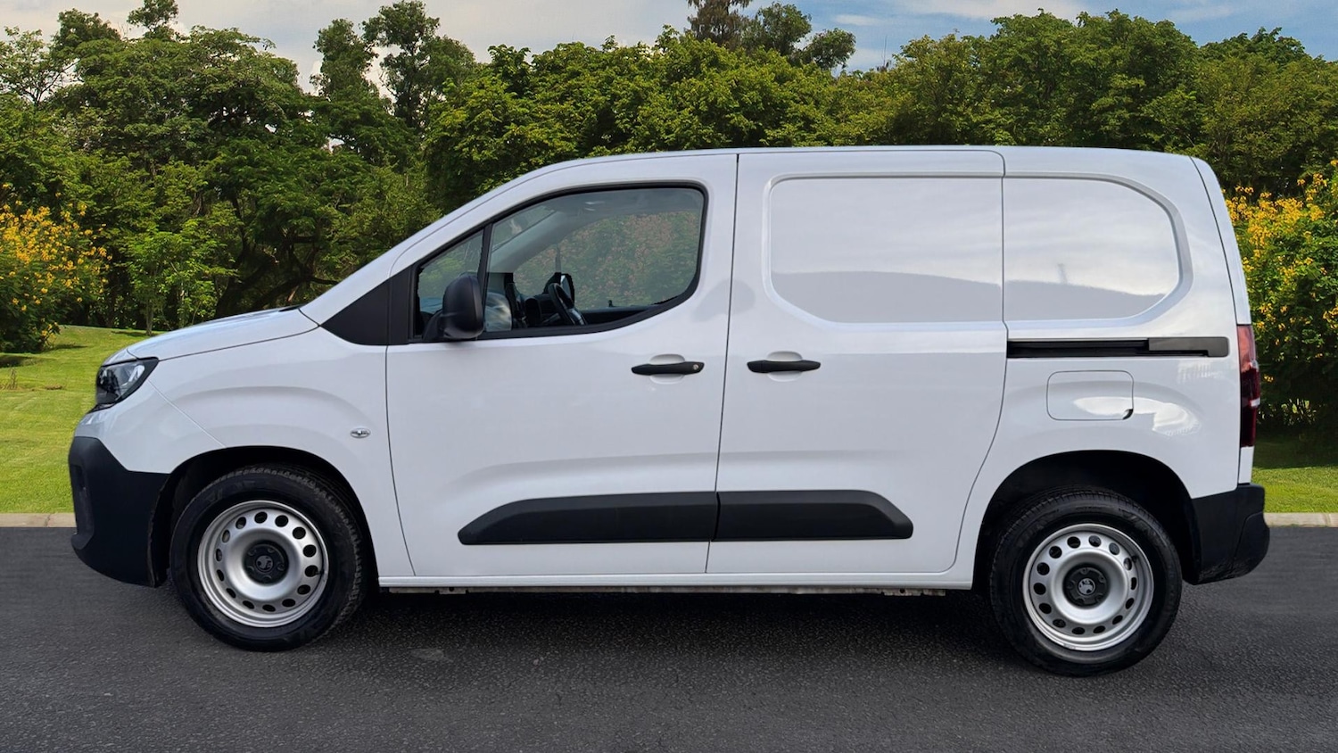 Used Vauxhall Combo 2024 for sale - 77103338: Photo 4