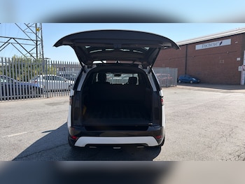Used Land Rover Discovery 2024 for sale - 79477947: Photo