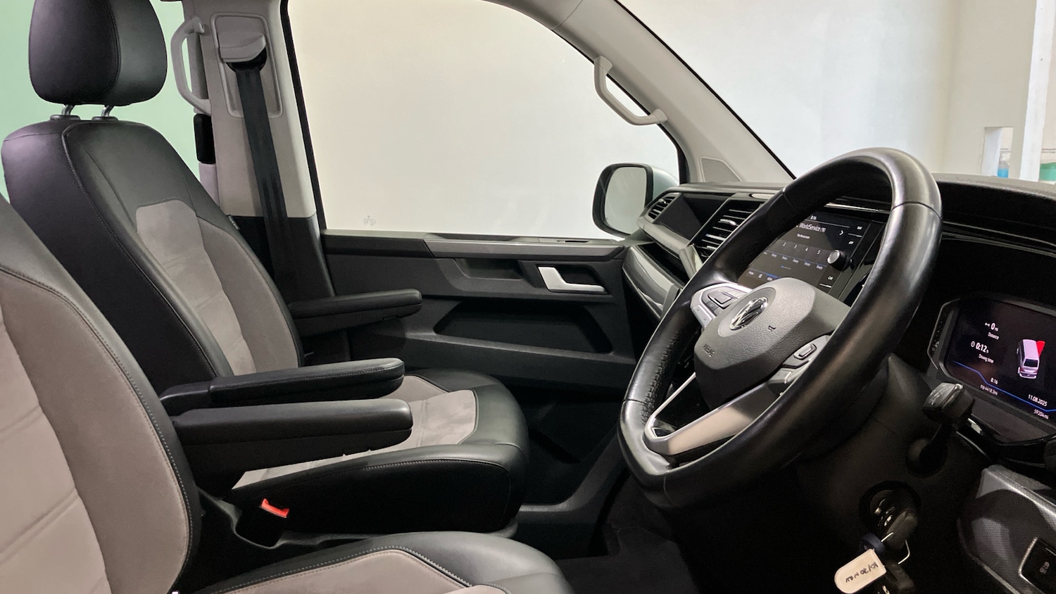 Used Volkswagen Caravelle 2020 for sale - 76602231: Photo 27