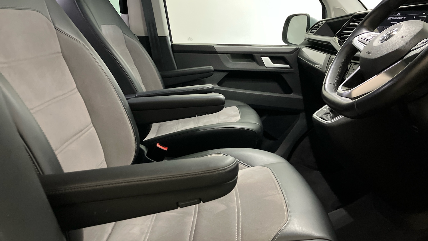 Used Volkswagen Caravelle 2020 for sale - 76602231: Photo 28