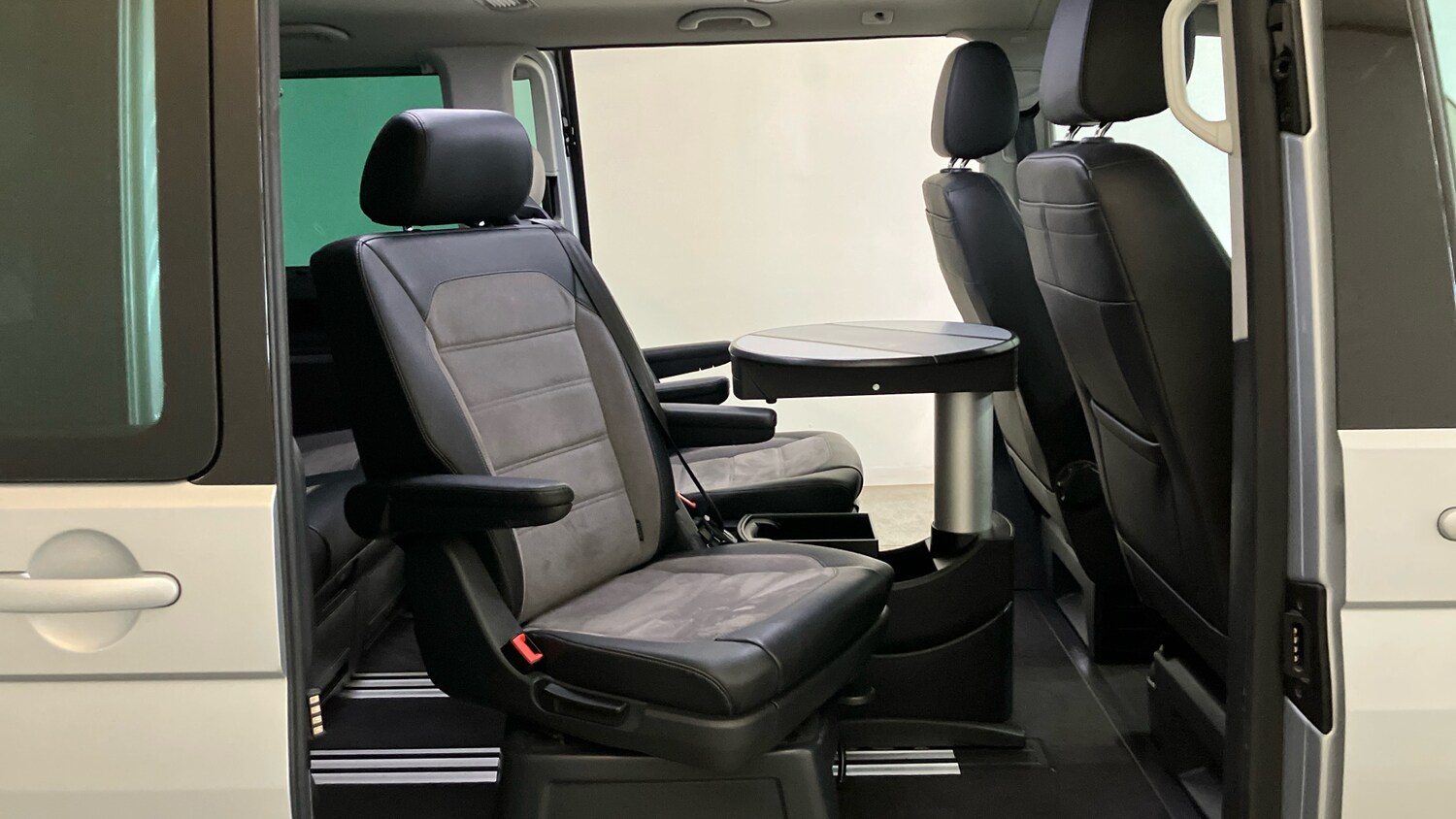 Used Volkswagen Caravelle 2020 for sale - 76602231: Photo 33