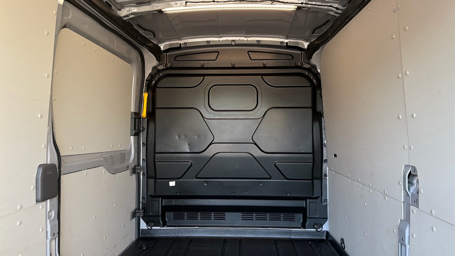 Used Ford Transit 2024 for sale - 76480176: Photo 18