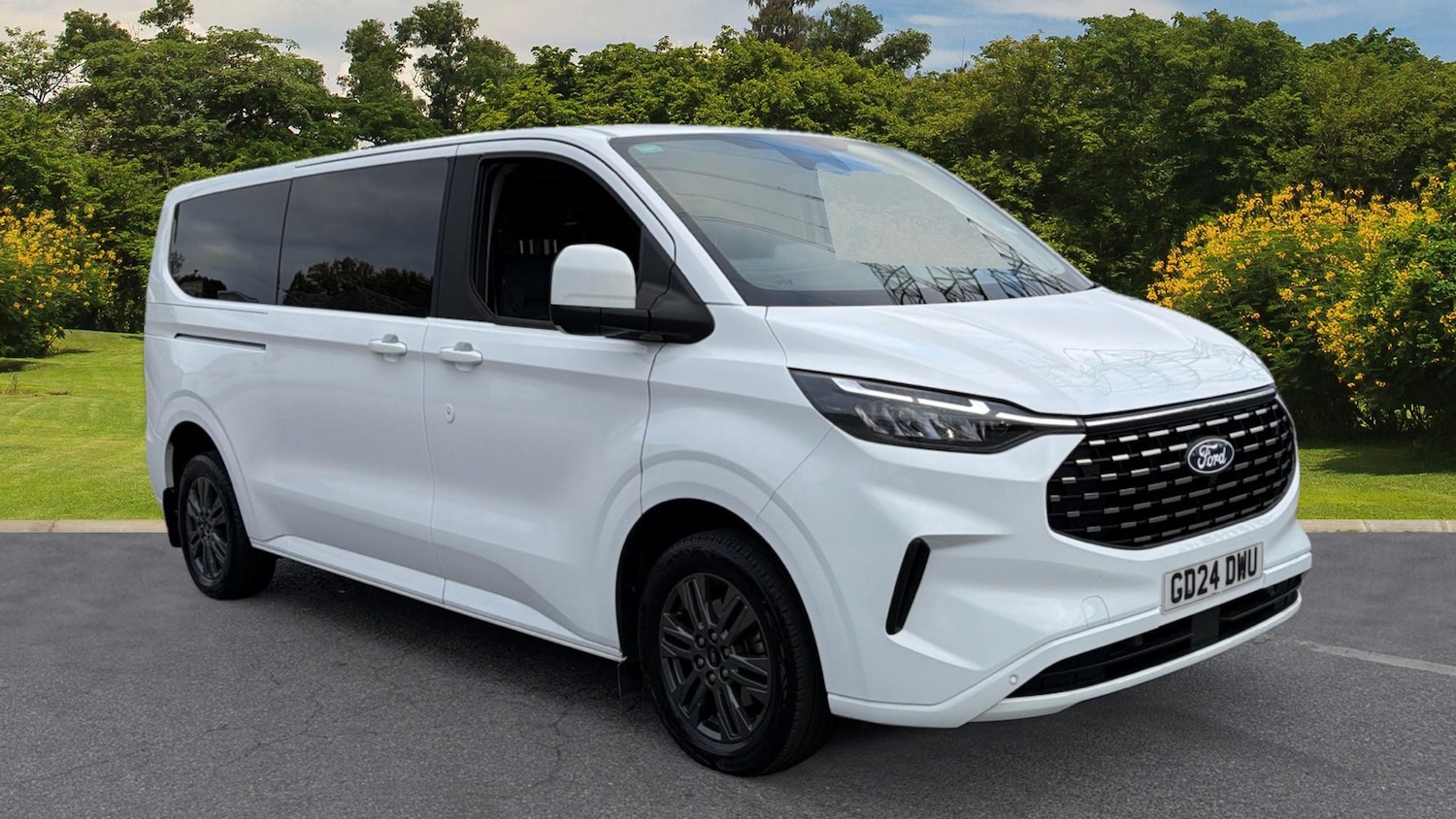 Used Ford Tourneo Custom 2024 for sale - 76101238: Photo 1