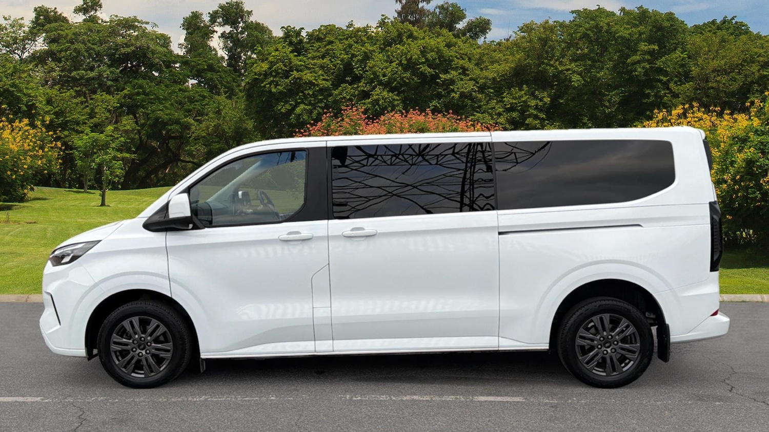 Used Ford Tourneo Custom 2024 for sale - 76101238: Photo 4