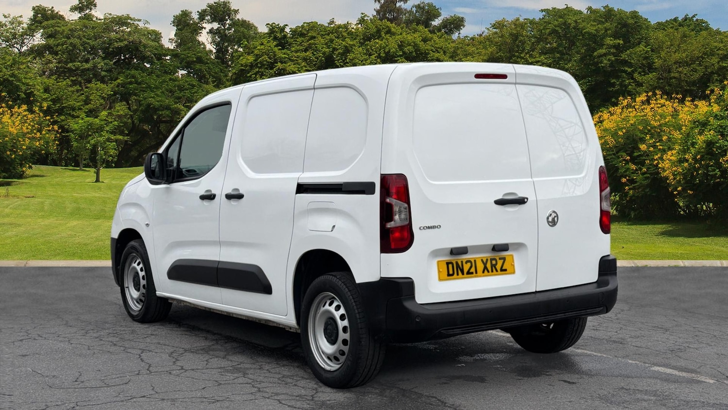 Used Vauxhall Combo 2021 for sale - 76922356: Photo 2