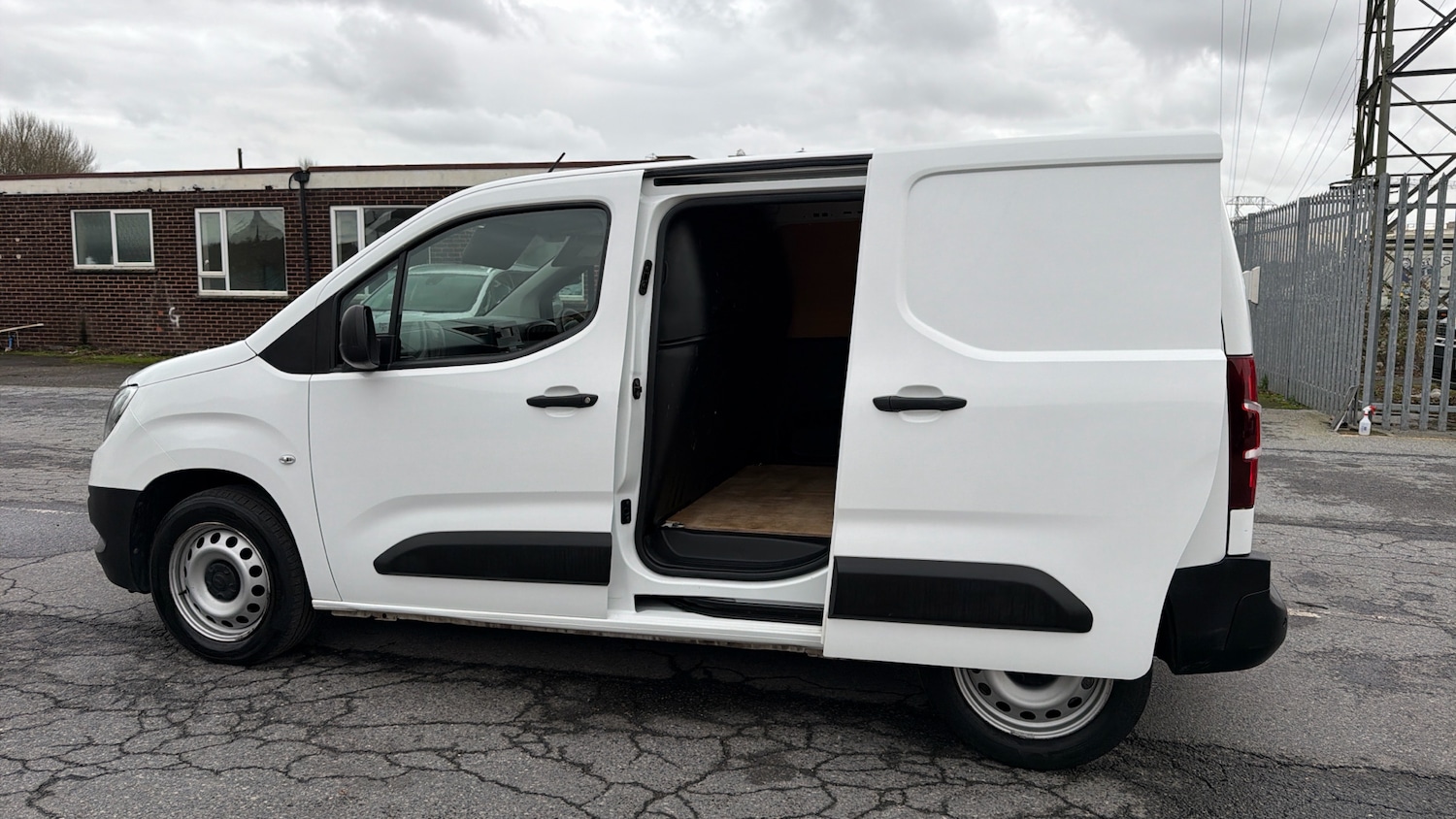 Used Vauxhall Combo 2021 for sale - 76922356: Photo 5