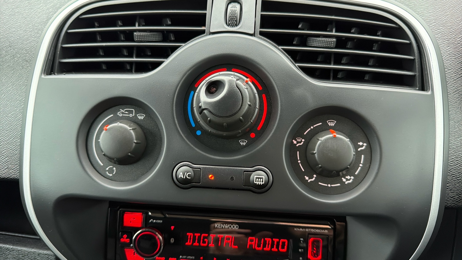 Used Renault Kangoo 2021 for sale - 76508094: Photo 24