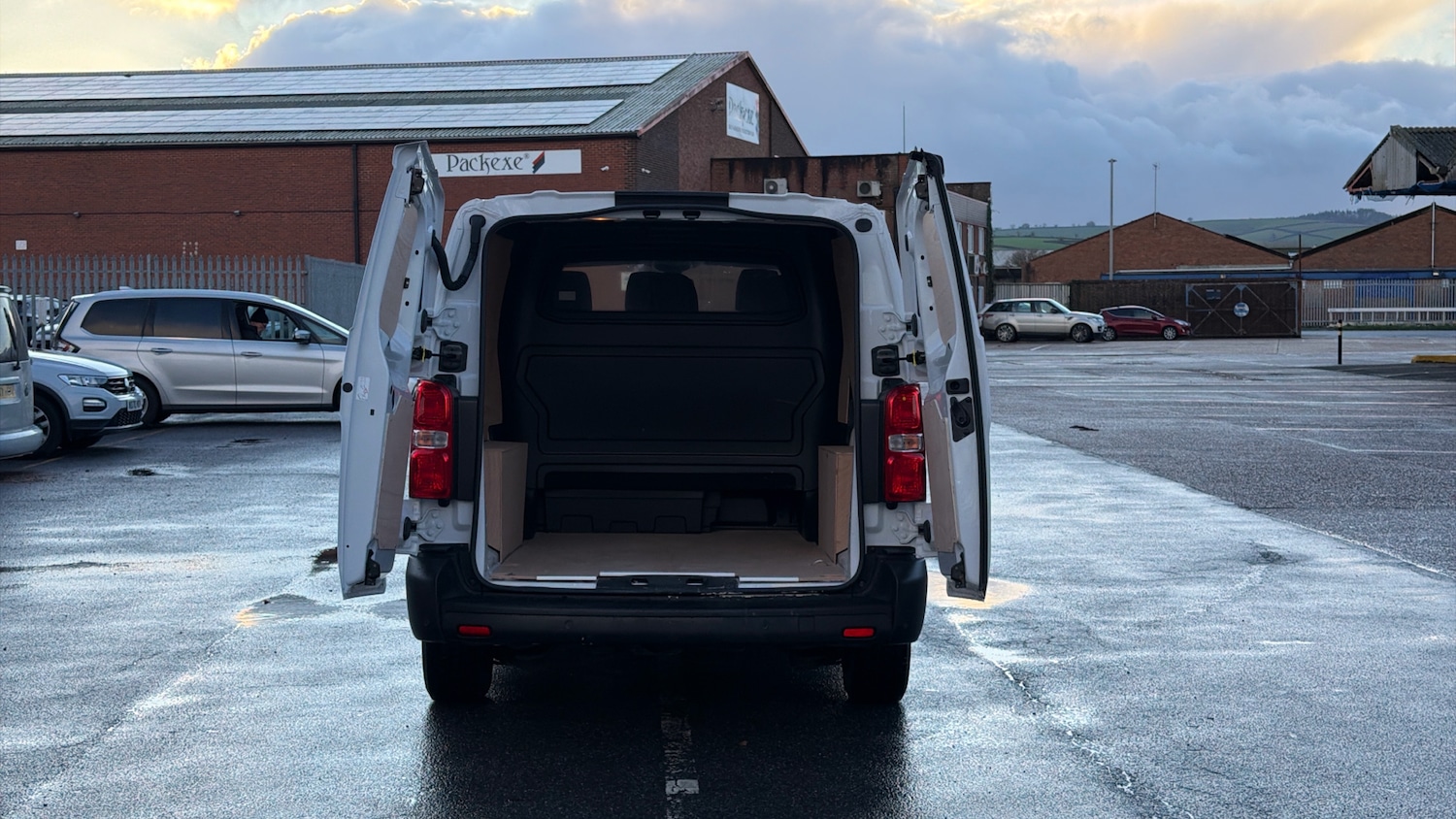 Used Citroen Dispatch 2024 for sale - 76921211: Photo 3