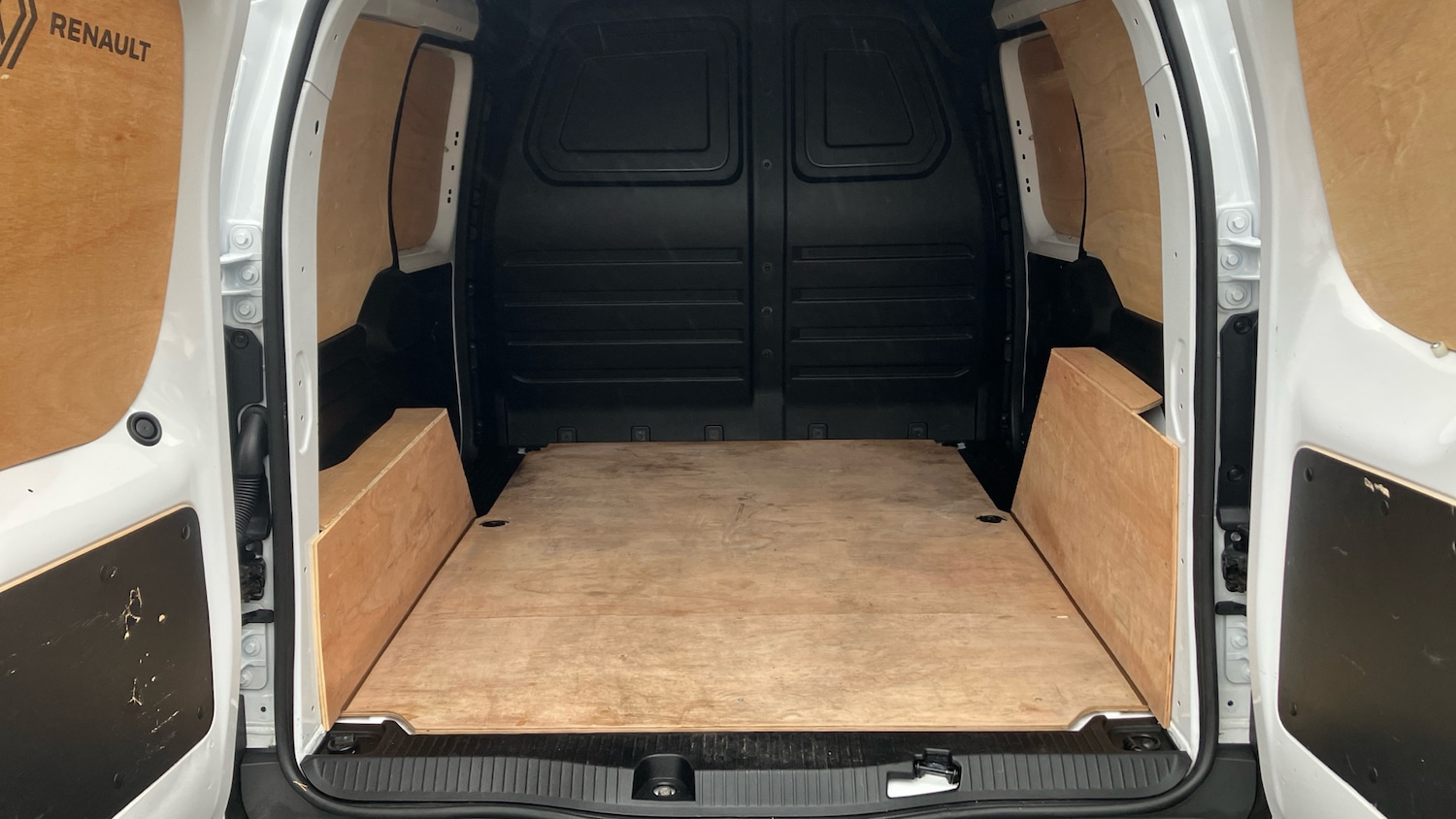 Used Renault Kangoo 2024 for sale - 76971104: Photo 12