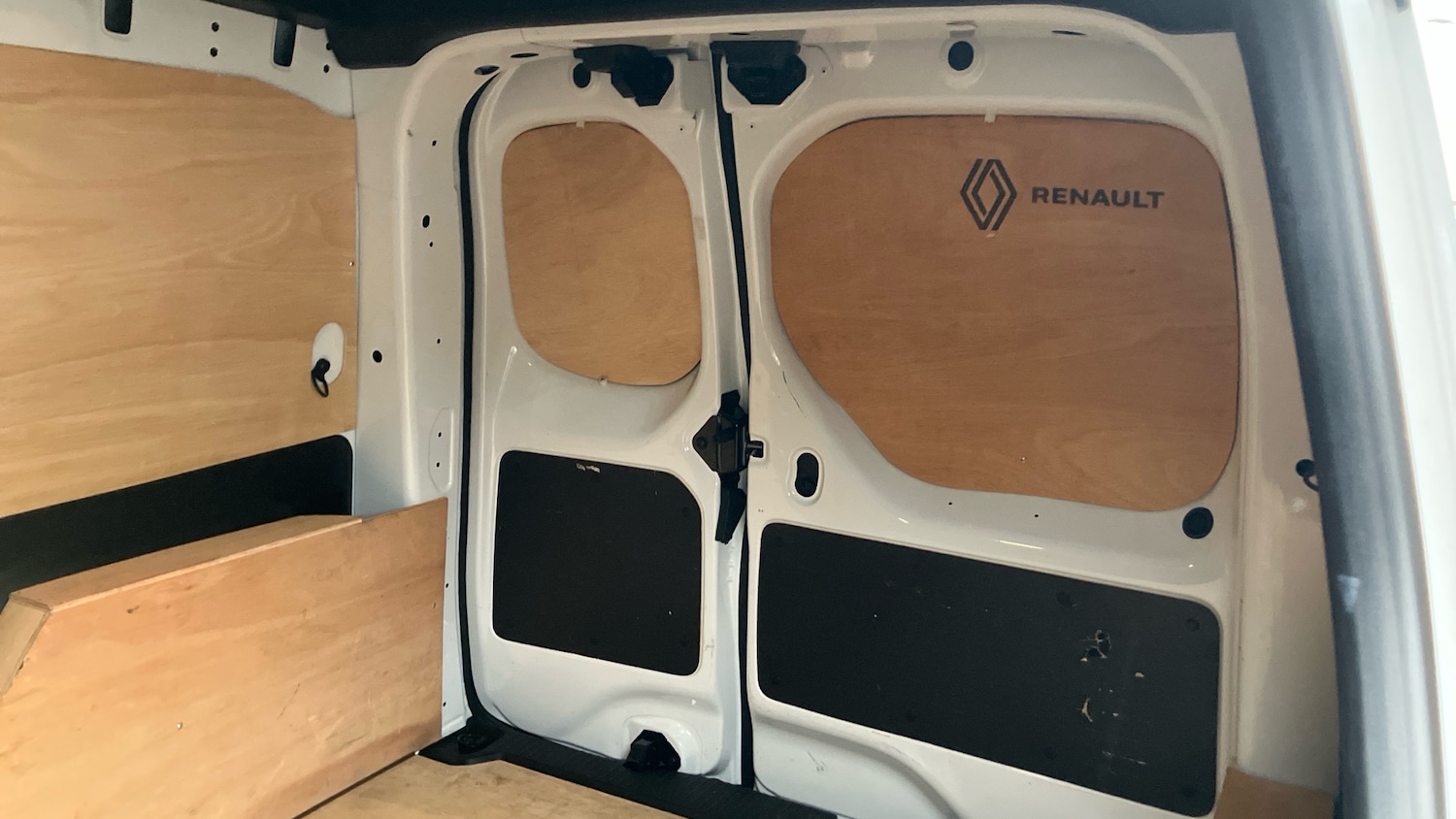 Used Renault Kangoo 2024 for sale - 76971104: Photo 14