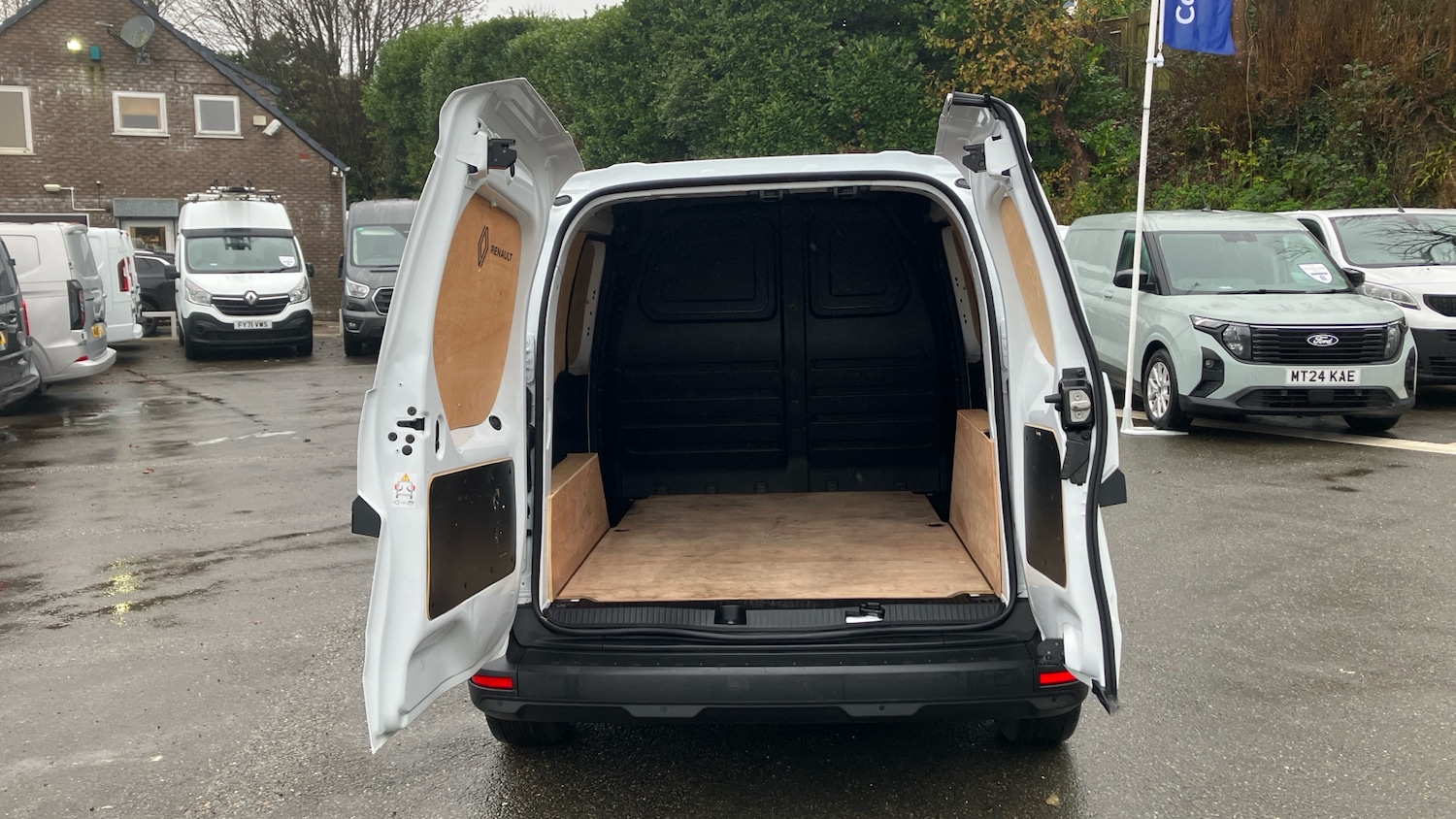 Used Renault Kangoo 2024 for sale - 76971104: Photo 3