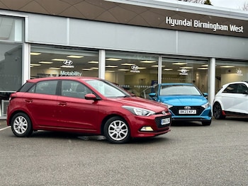 Used Hyundai i20 2017 for sale - 78483800: Photo
