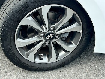 Used Hyundai i10 2019 for sale - 75536062: Photo