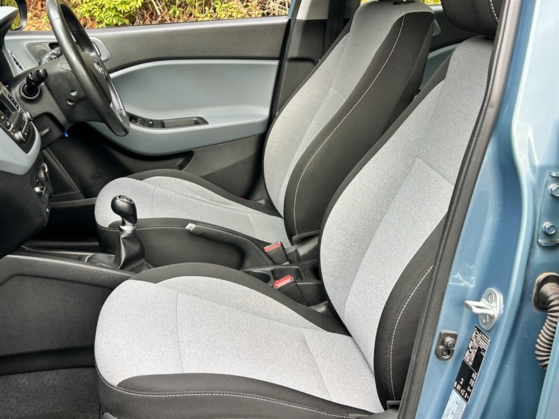 Used Hyundai i20 2016 for sale - 76057232: Photo 16