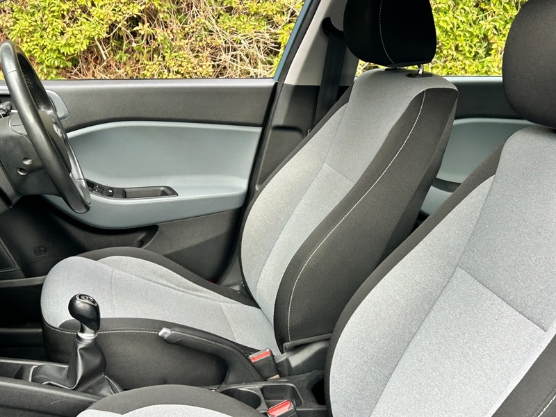 Used Hyundai i20 2016 for sale - 76057232: Photo 17