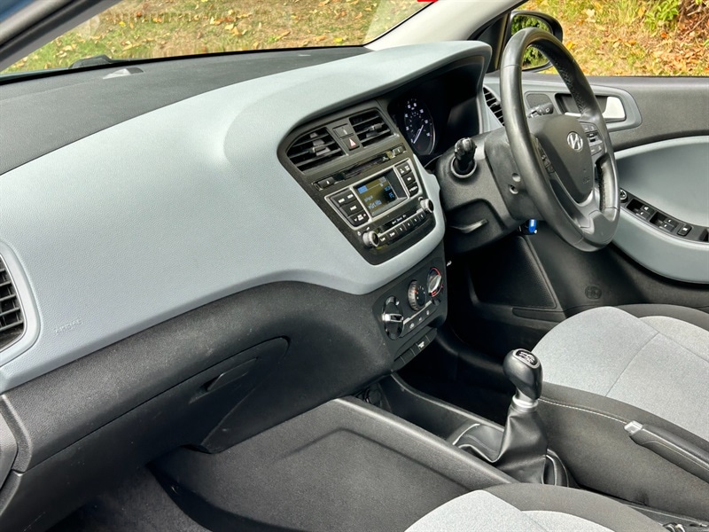 Used Hyundai i20 2016 for sale - 76057232: Photo 18