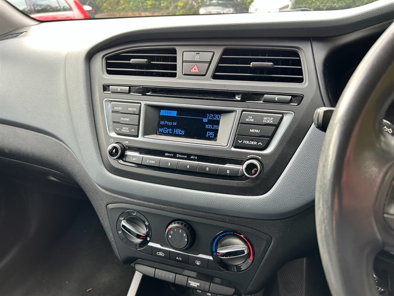 Used Hyundai i20 2016 for sale - 76057232: Photo 19