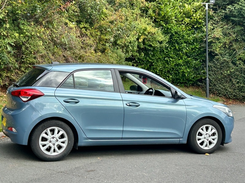 Used Hyundai i20 2016 for sale - 76057232: Photo 4