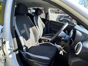 Used Hyundai i10 2022 for sale - 78483709: Photo