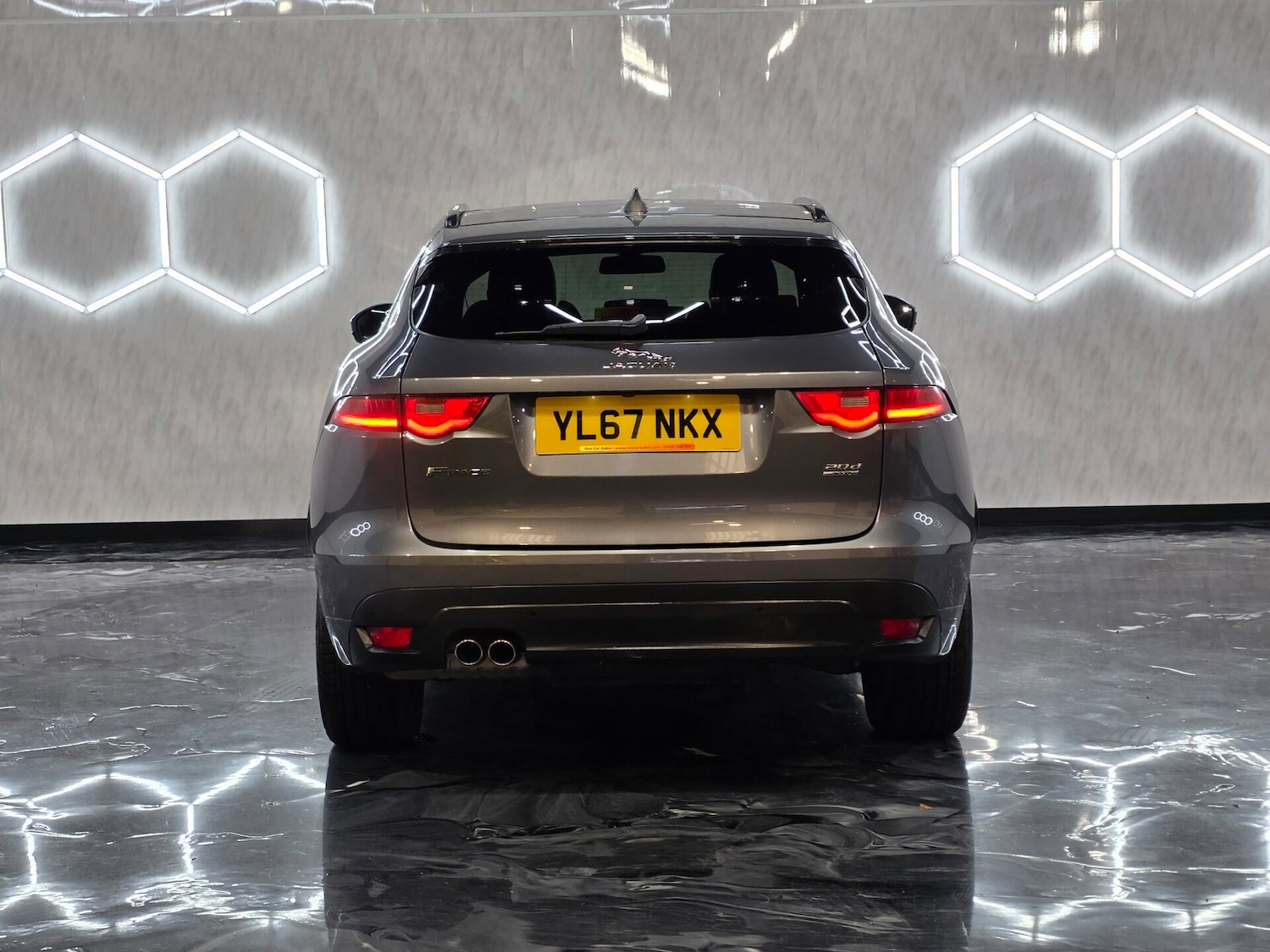 Used Jaguar F-Pace 2017 for sale - 77502846: Photo 6