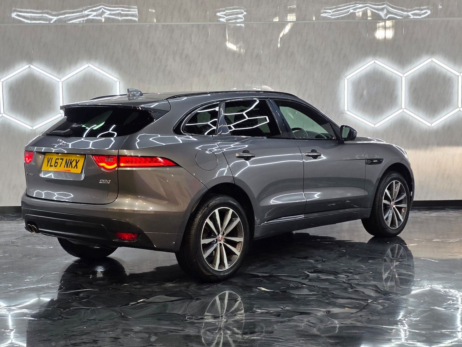 Used Jaguar F-Pace 2017 for sale - 77502846: Photo 7