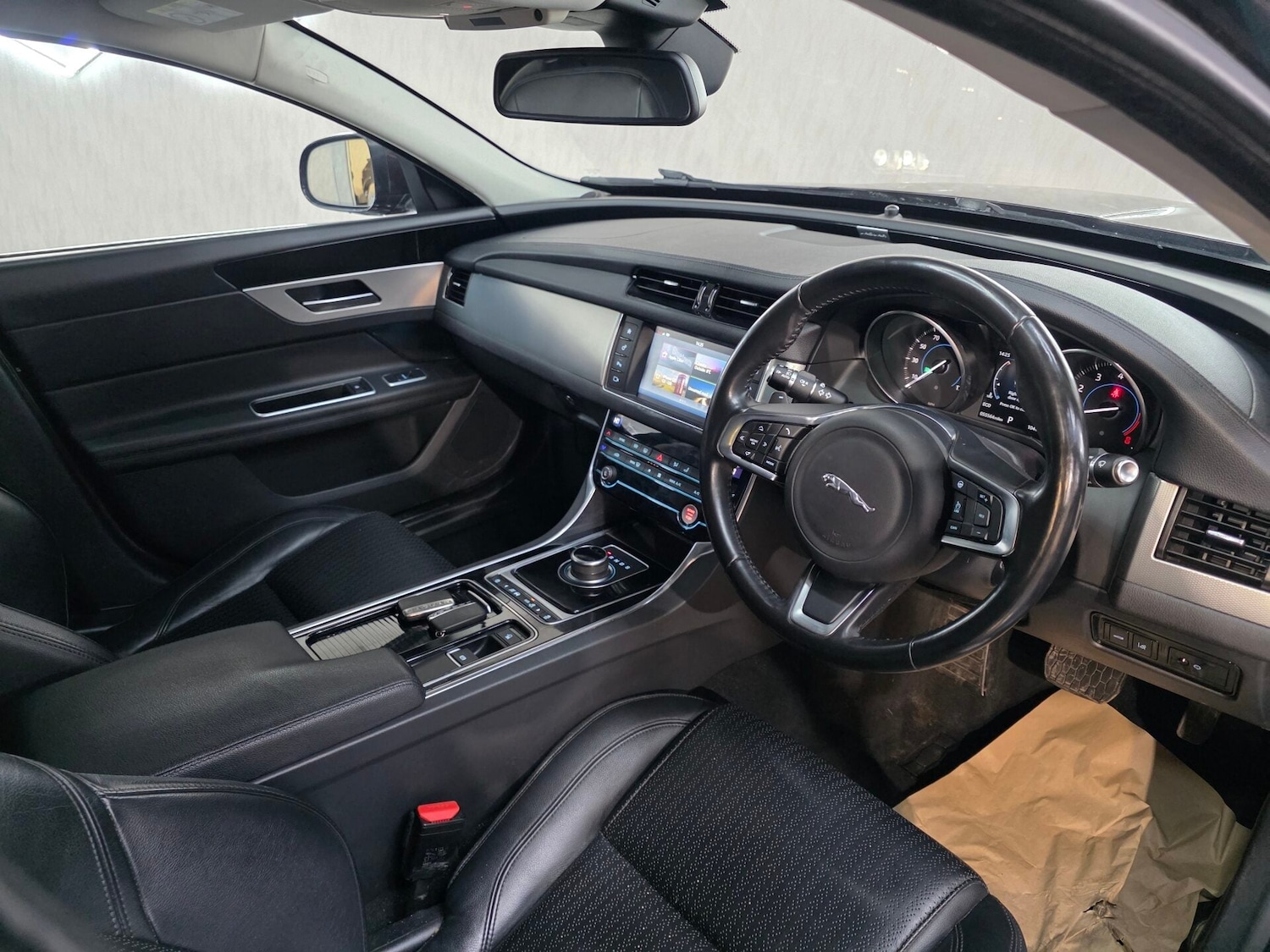 Used Jaguar XF 2017 for sale - 77260971: Photo 13