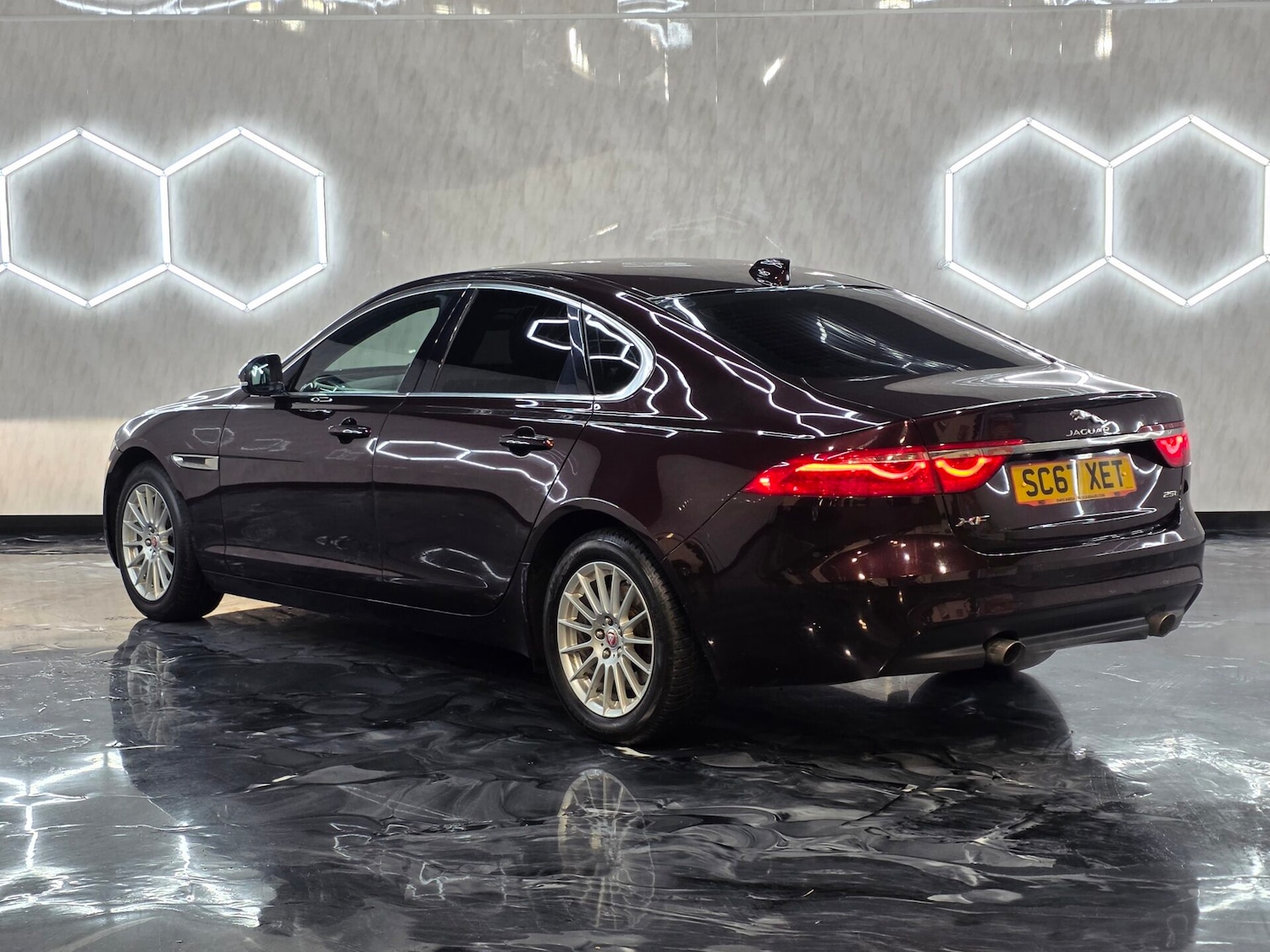 Used Jaguar XF 2017 for sale - 77260971: Photo 5