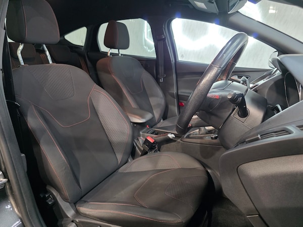 Used Ford Focus 2018 for sale - 76077891: Photo 9