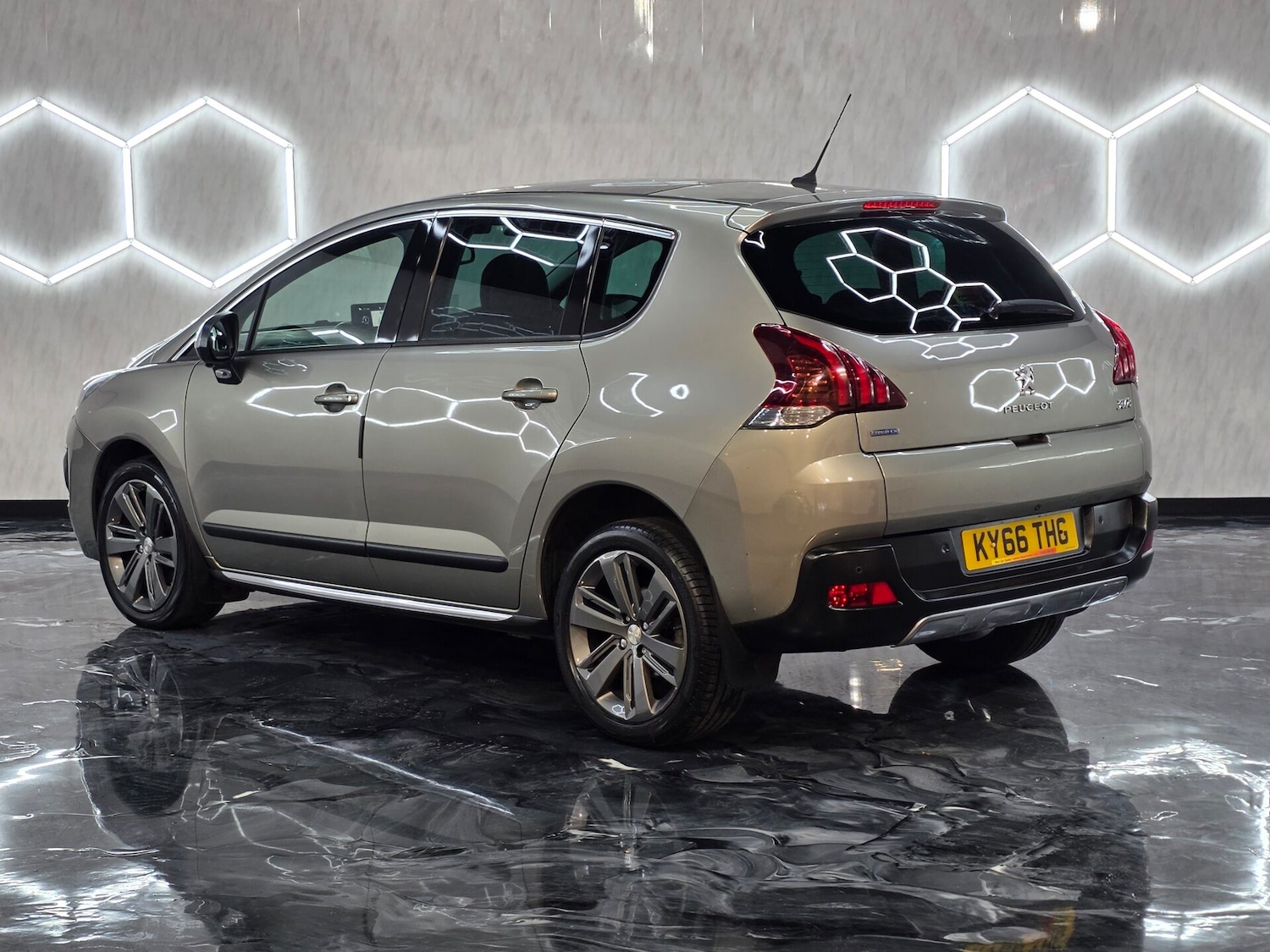 Used Peugeot 3008 2016 for sale - 76243956: Photo 4