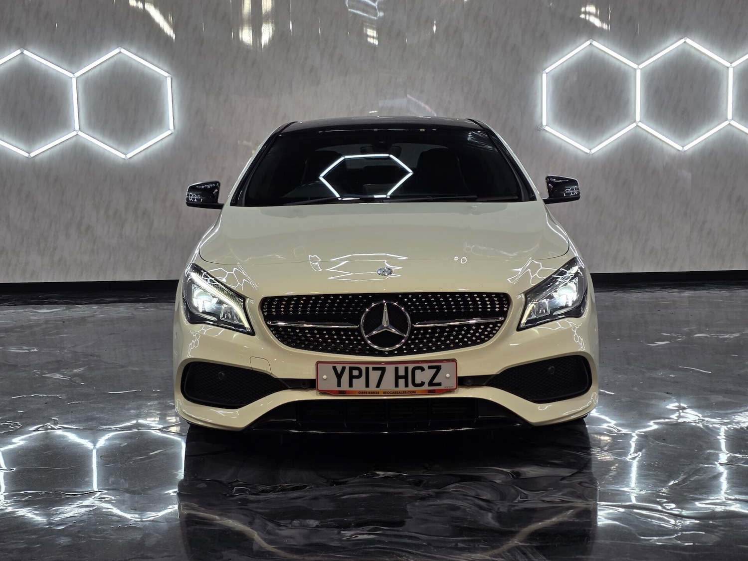 Used Mercedes-Benz CLA 2017 for sale - 76569381: Photo 2