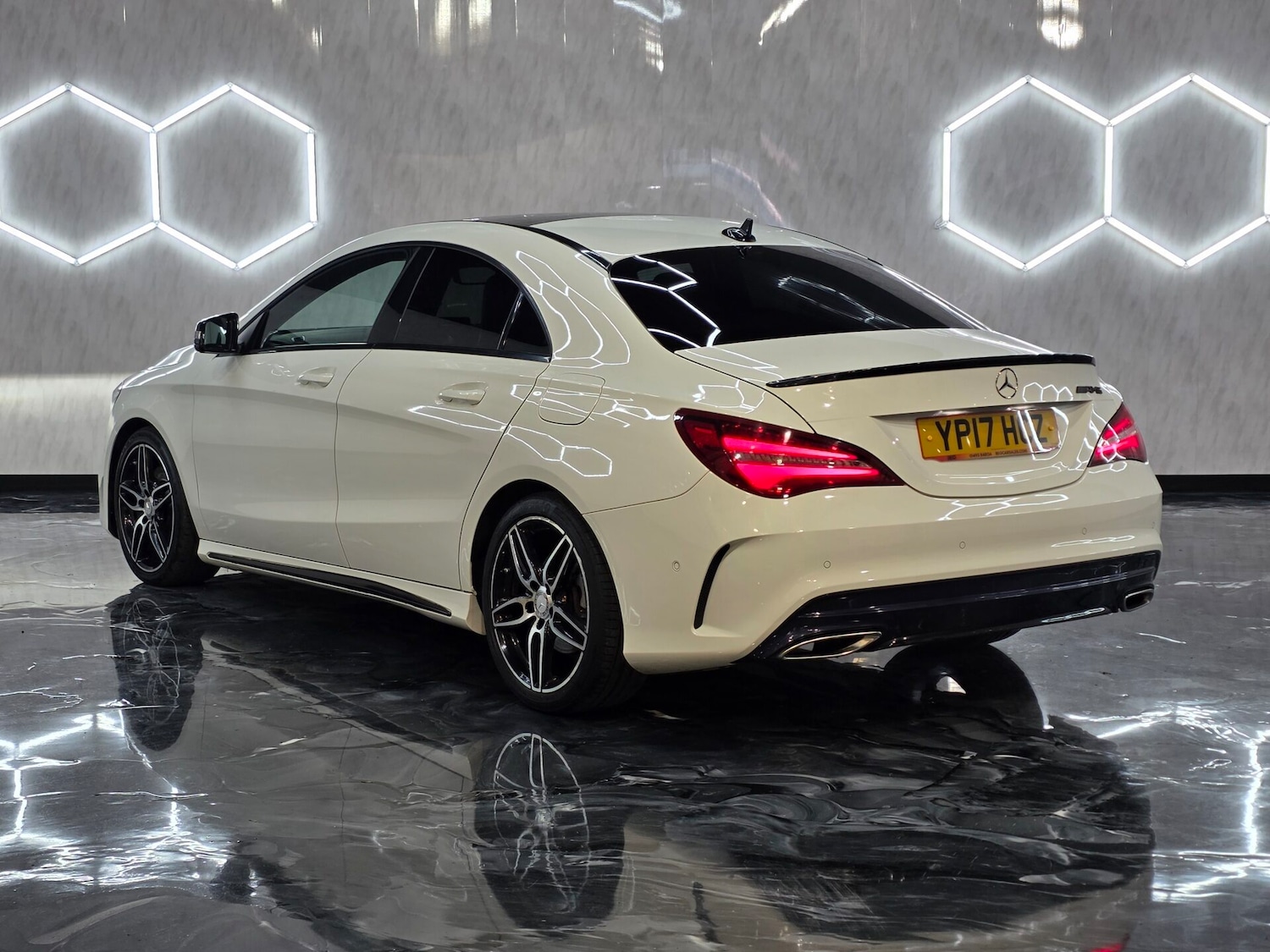 Used Mercedes-Benz CLA 2017 for sale - 76569381: Photo 4