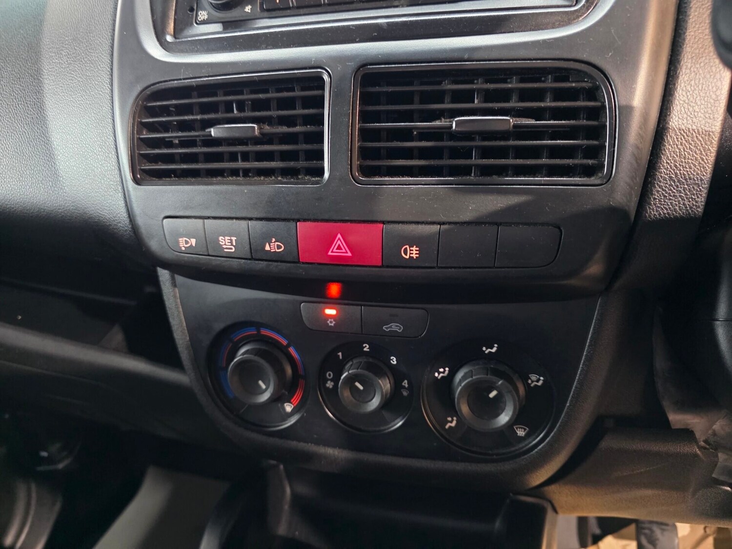 Used Vauxhall Combo 2017 for sale - 76495490: Photo 14