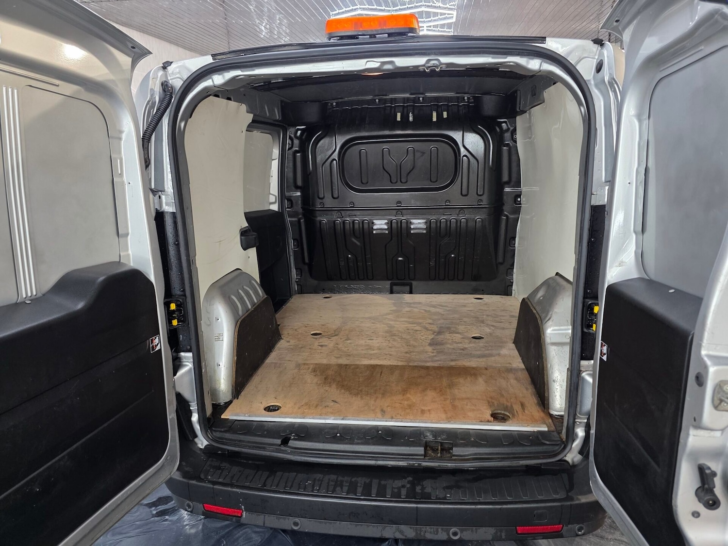 Used Vauxhall Combo 2017 for sale - 76495490: Photo 21