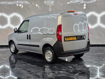 Used Vauxhall Combo 2017 for sale - 76495490: Photo