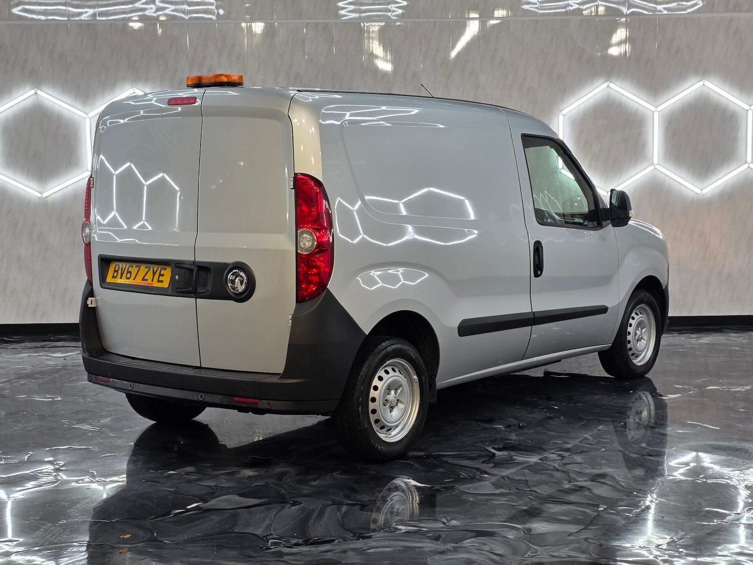 Used Vauxhall Combo 2017 for sale - 76495490: Photo 6