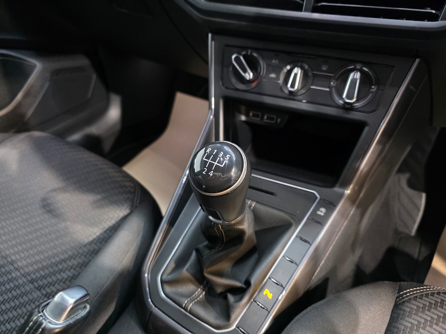 Used Volkswagen Polo 2018 for sale - 77195262: Photo 15