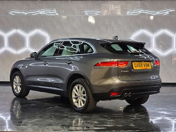 Used Jaguar F-Pace 2019 for sale - 79459672: Photo