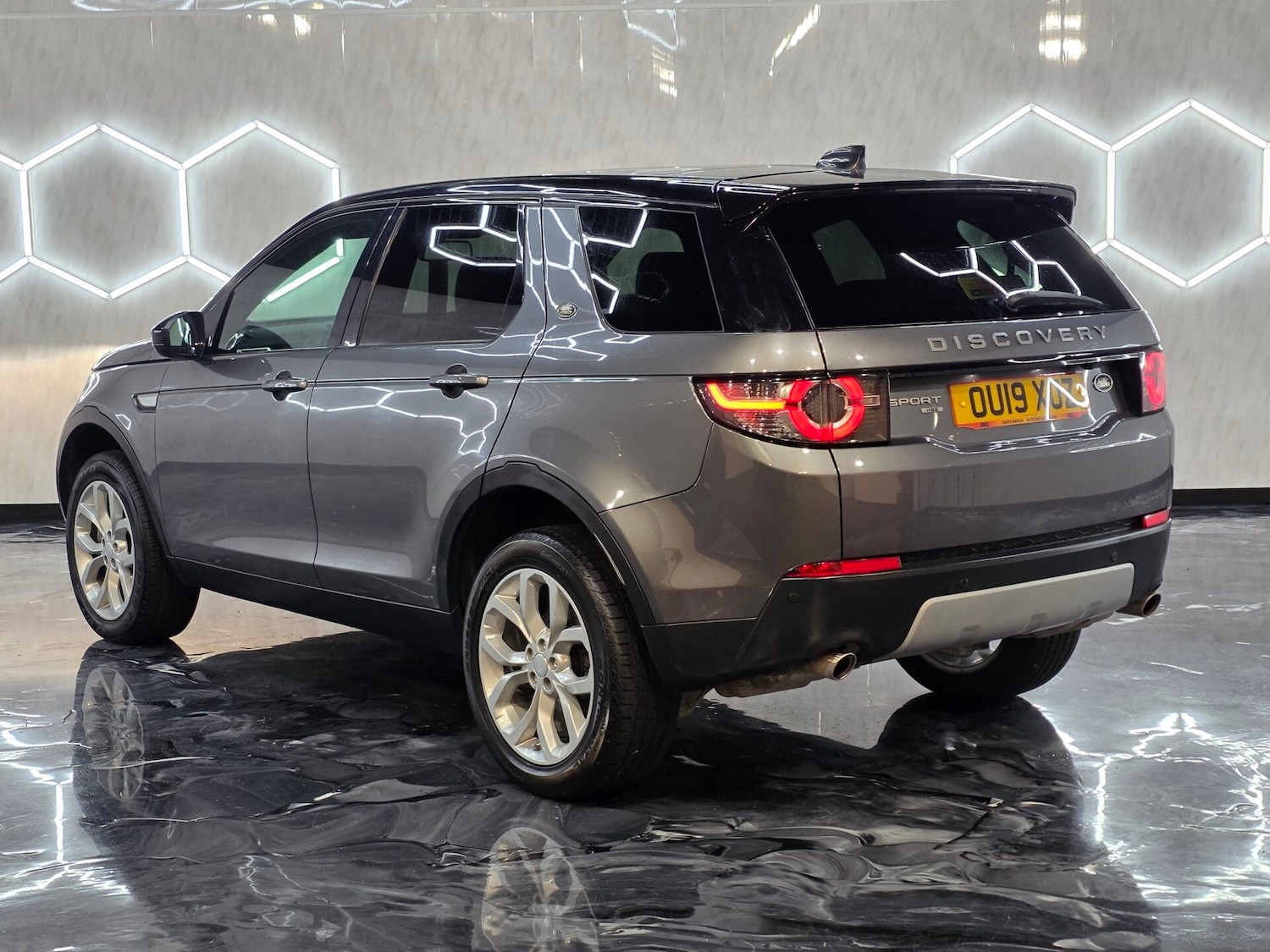 Used Land Rover Discovery Sport 2019 for sale - 75945050: Photo 4