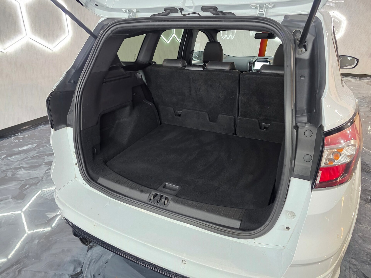 Used Ford Kuga 2018 for sale - 75945059: Photo 23