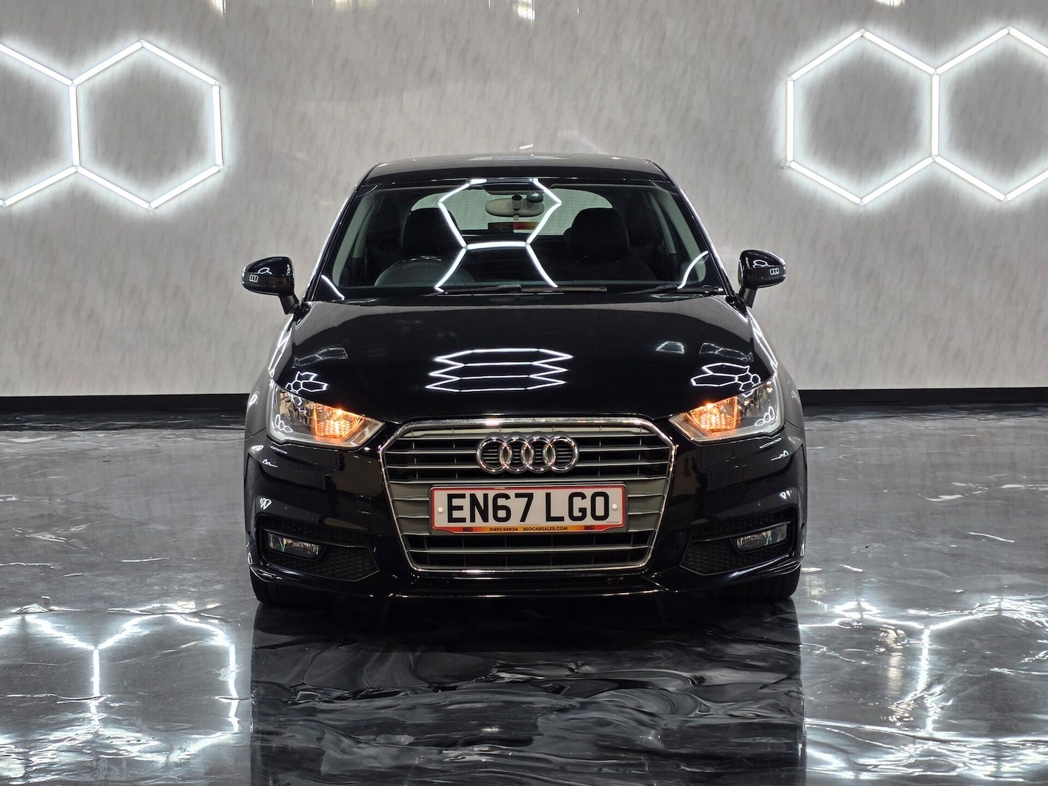 Used Audi A1 2018 for sale - 76077892: Photo 2