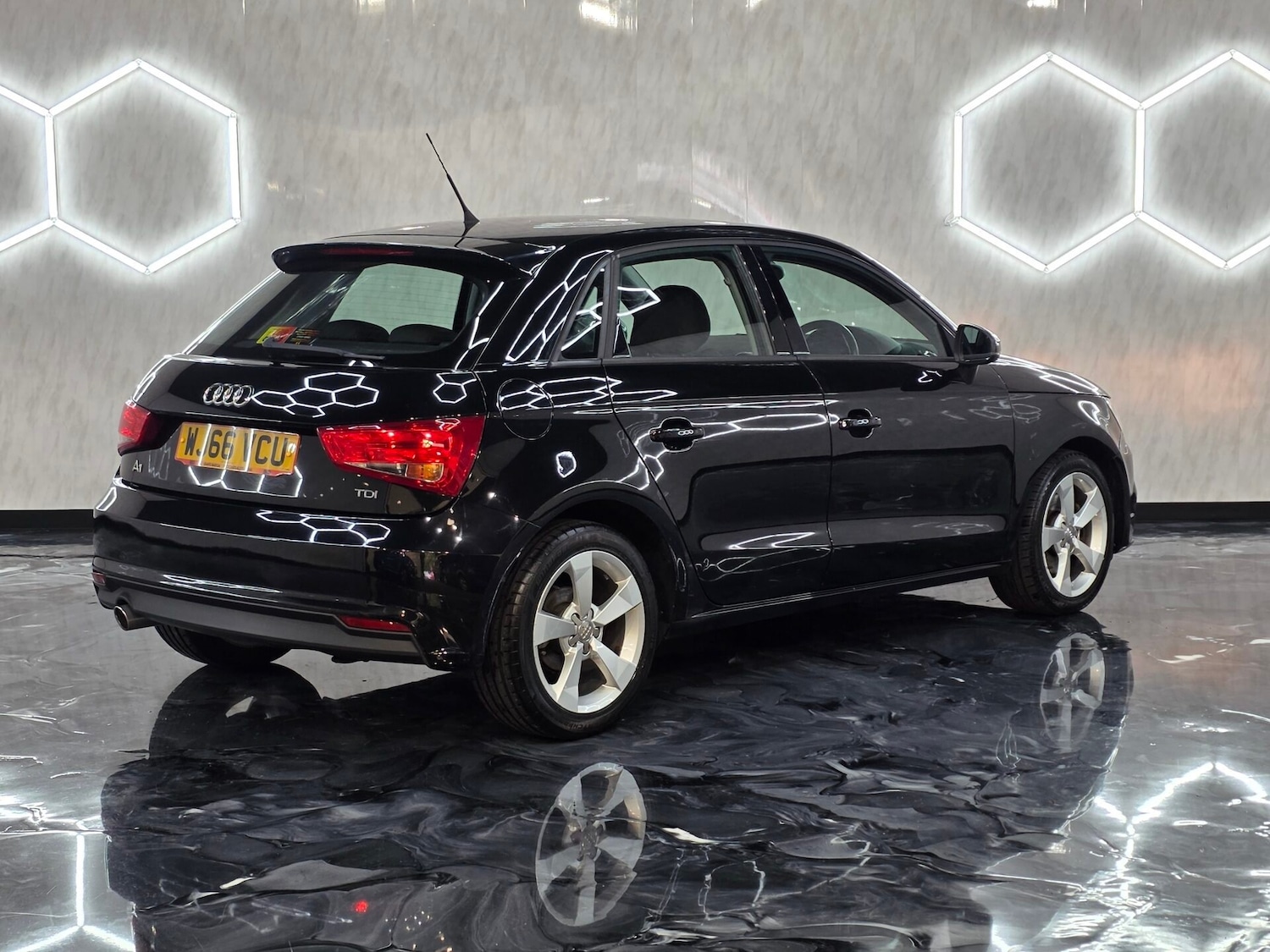 Used Audi A1 2016 for sale - 76220557: Photo 6